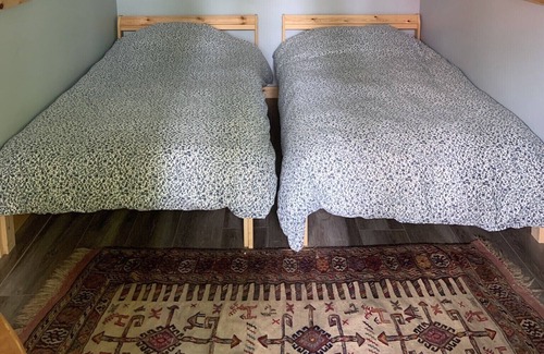 North Frontenac Cottage | Beautiful rustic yet modern log cabin on quiet lake