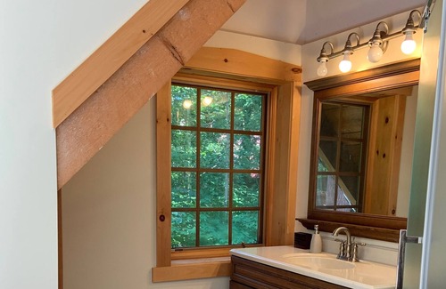 North Frontenac Cottage | Beautiful rustic yet modern log cabin on quiet lake