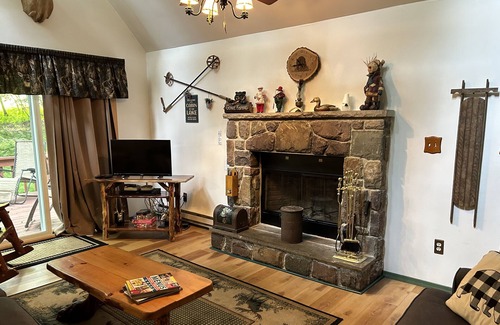 Locust Lake Village Ski Chalet | Beautiful secluded Locust Lake mountain retreat on ski slope and close to lake