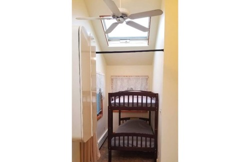 Long Beach Apartment | Beautiful, Spacious Apartment Unit near Beach with King Bed and Washer & Dryer