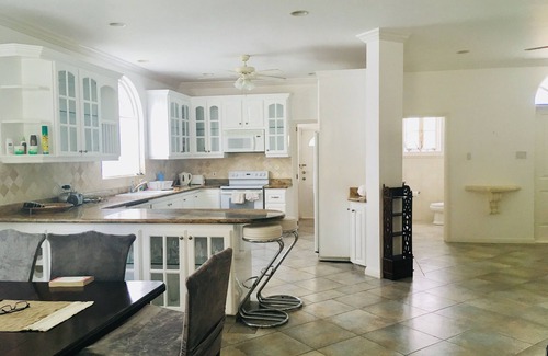 Paynes Bay House | Beautiful spacious holiday home with private shared pool near Sandy Lane
