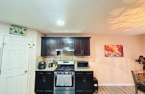 Southeast Edmonton House | Beautiful Stay A/C at Ellerslie @ Charlesworth in Edmonton AB