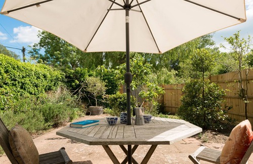 Stowmarket Cottage | Beautiful – Stylish – Rural – Elegant: Deepwell Granary is a romantic getaway.