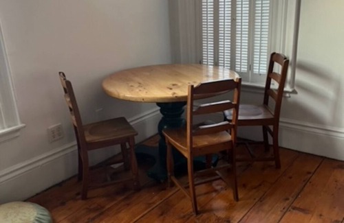East End Apartment | Beautiful sunny first floor - walk everywhere- summer options!
