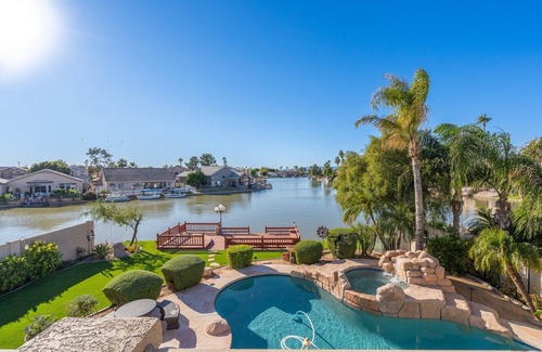 Garden Lakes Estates House | Beautiful sunset Lakehouse with with amazing views and heated pool and jacuzzi !