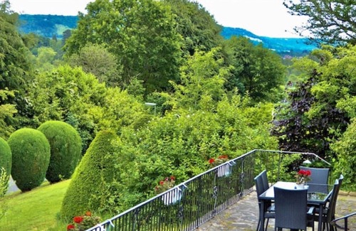 Westcott House | Beautiful Surrey Hills house with panoramic views in an AONB, sleeps up to 8