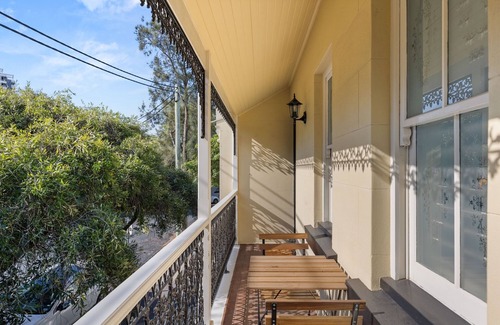 Cooks Hill House | Beautiful Terrace Home with Courtyard