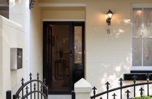 Cooks Hill House | Beautiful Terrace Home with Courtyard