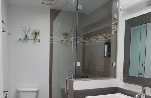 North Central House | Beautiful updated two bedroom