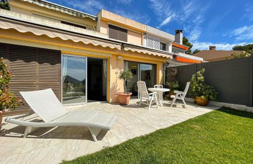 Mandelieu-La-Napoule Villa | Beautiful Villa 8 guests - Pool Access in Mandelieu