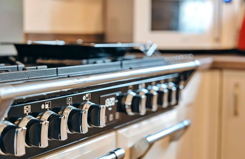 Craven Arms House | Beautiful villa for 12 people with WIFI, pool and terrace