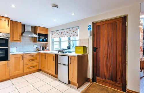 Craven Arms House | Beautiful villa for 4 guests with WIFI, pool and terrace