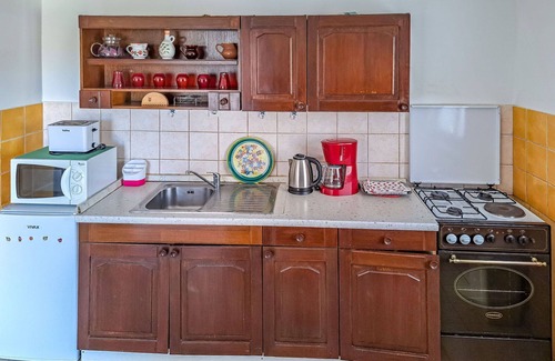 Vrznaveri House | Beautiful villa for 6 guests with WIFI, A/C, TV, terrace and pets allowed