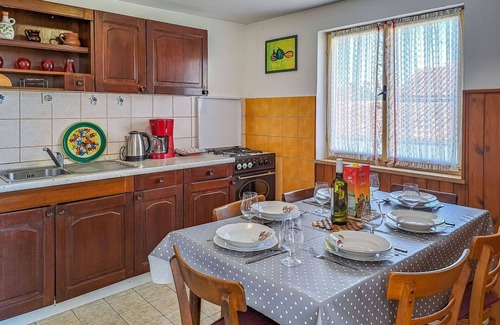 Vrznaveri House | Beautiful villa for 6 guests with WIFI, A/C, TV, terrace and pets allowed