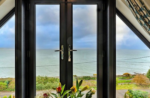 Mousehole House | Beautiful villa for 8 people with WIFI and terrace