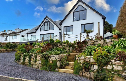 Mousehole House | Beautiful villa for 8 people with WIFI and terrace