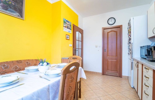 Kolin 2 House | Beautiful villa for 4 guests with WIFI, hot tub, private pool, TV, patio and pets allowed