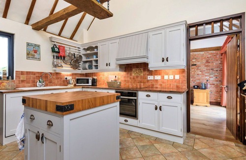 Faversham House | Beautiful villa for 4 guests with WIFI