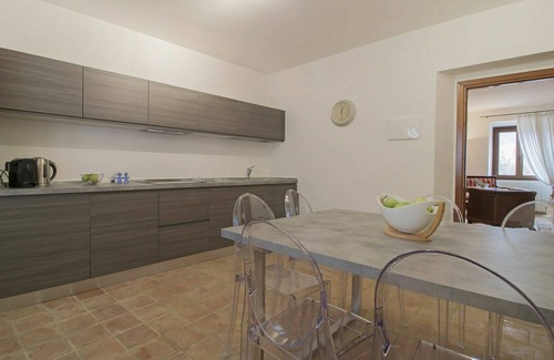 Tresana Villa | Beautiful villa for 4 guests with A/C, pool, WIFI, TV, terrace, pets allowed and panoramic view