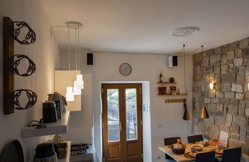 Mologno House | Beautiful villa for 4 guests with private pool, WIFI, TV, patio and pets allowed