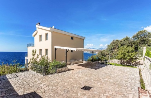 Ulcinj Municipality Villa | Beautiful villa with private beach!