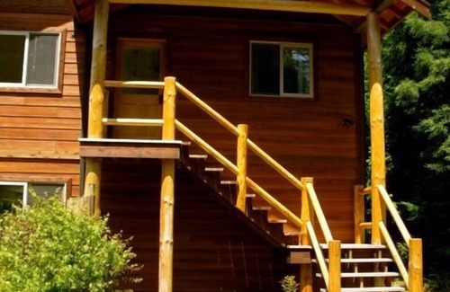 Butte Ski Chalet | Beautiful, Warm & Welcoming-Redwoods, River, Beaches includes Hot tub