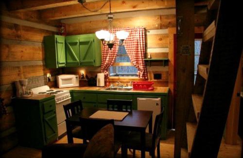 Elkin House | Beautiful Waterfront Cabin with Hot Tub near Winston-Salem, North Carolina