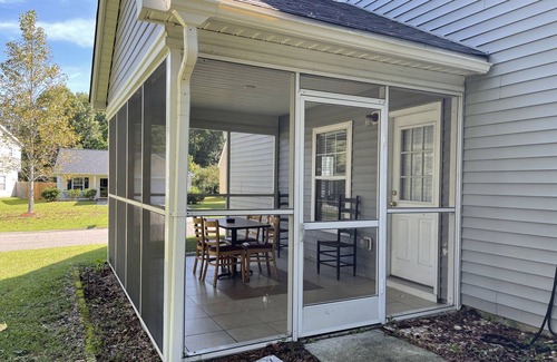 North Charleston House | Beautiful Yellow house