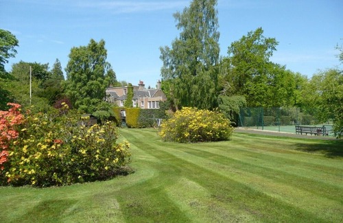 Balerno Apartment | Beautifully Appointed Apartment on edge of Edinburgh
