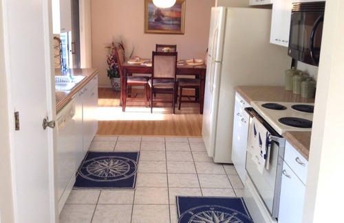The Villages House | Beautifully Decorated & Conveniently Located Haven w/a Tranquil Setting!