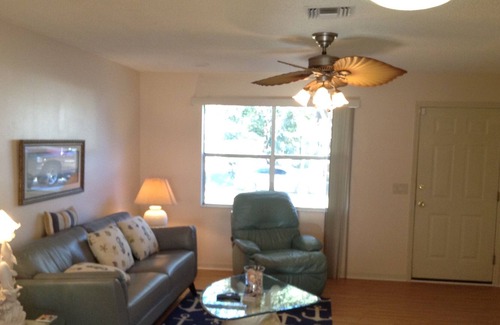 The Villages House | Beautifully Decorated & Conveniently Located Haven w/a Tranquil Setting!