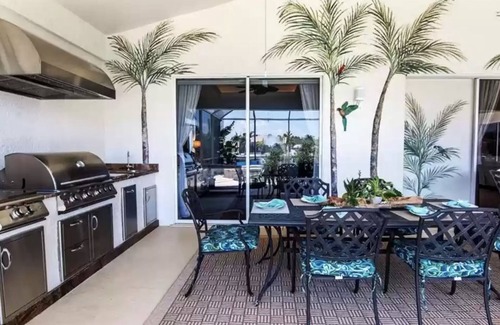 Pelican House | Beautifully maintained 4 bed/2 bath on canal w/pool & sailboat access
