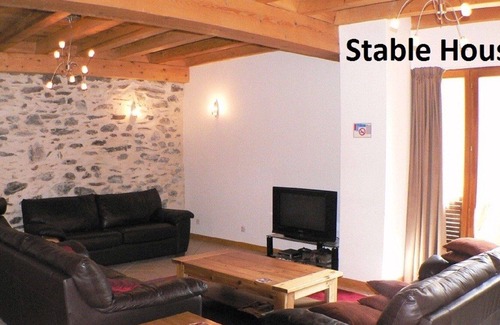 Le Bourg-d'Oisans Ski Chalet | Beautifully renovated 19th century home in the heart of Bourg d’Oisan. Sleeps 12