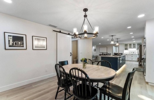 Central Oregon House | Beautifully remodeled, spacious 4-bedroom house in peaceful Eugene with WiFi, AC