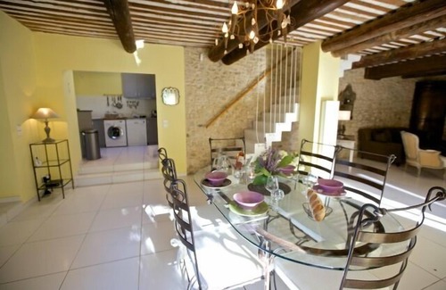 Joucas House | Beautifully Renovated Sheepfold, Steps away from a typical "Perched" Village