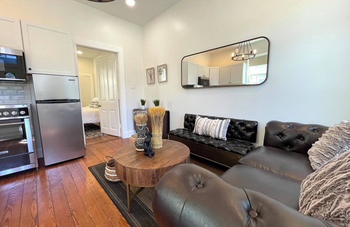 Uptown Historic District House | Beautifully Restored! 3 Bedroom Home - 15 Min FQ!