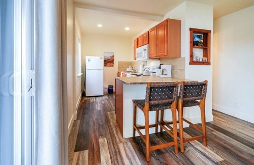 Cayucos Apartment | Beautifully Restored Family Bunk Suite, close to Downtown Cayucos, sleeps 5