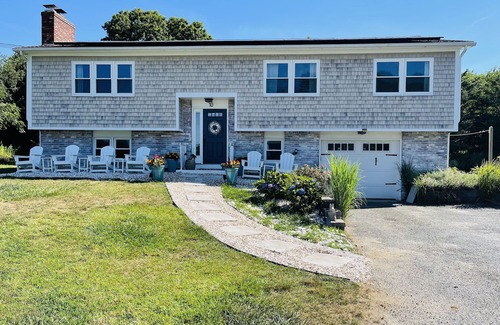 Snug Harbor House | Beautifully Updated, Pet Friendly, Family Beach House in Snug Harbor!