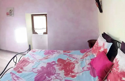 Mostuejouls Bed & Breakfast | Bed and Breakfast 'Chambres D'hôtes - Endurme' with Mountain View, Wi-Fi and Air Conditioning