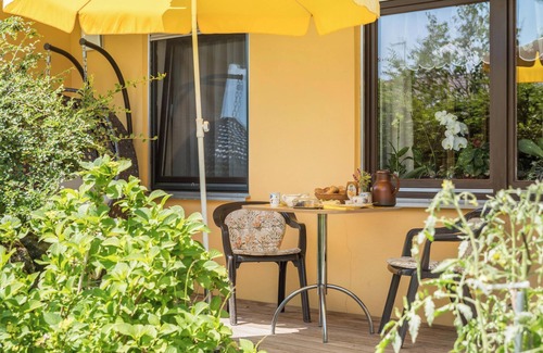 Hergensweiler Apartment | Bed and Breakfast at Gertrud's with Garden, Terrace & Playground