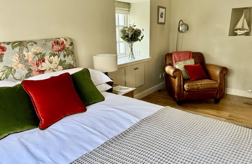 Glasgow Bed & Breakfast | Bed and Breakfast accommodation in a converted farmhouse