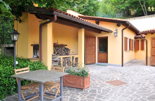 Gattaia Bed & Breakfast | Bed & Breakfast in Gattaia with 3 bedrooms sleeps 4