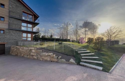 Sainte-Leocadie Apartment | Bedoll Blanc Nuevo en alquiler