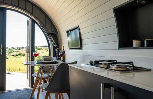 Welshpool Cottage | Bedwen - Glamping pod with Hot Tub sleeping 2 guests
