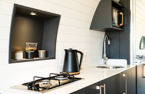 Welshpool Cottage | Bedwen - Glamping pod with Hot Tub sleeping 2 guests