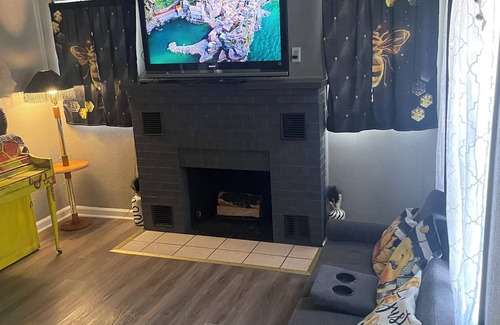 Woodward House | Beehive Honeycomb pet friendly