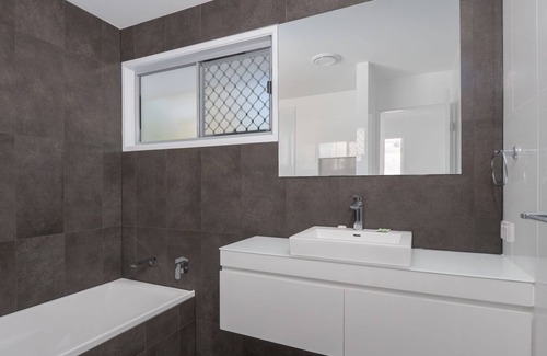 Dicky Beach House | Beerburrum St, 2/22 Dicky Beach