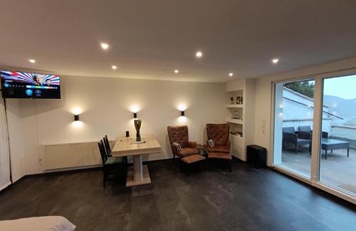 Uerzig Cabin | BelaVista'nBed - Peaceful Studio with private Terrace and Amazing Mosel Valley Views