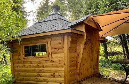 Wing RV Rental | Bell tent with garden view