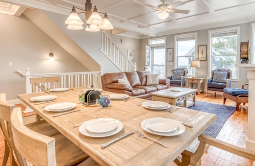 Lincoln Beach House | Bella Breeze